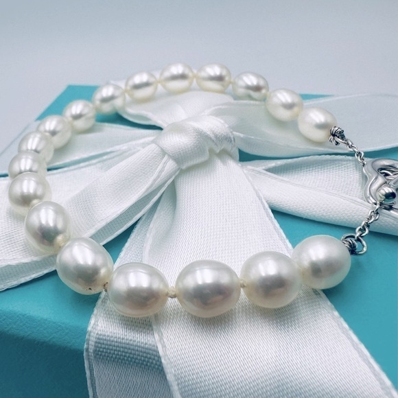 Tiffany & Co. Open Heart Pearl Toggle Bracelet in Sterling Silver with Packaging - Picture 5 of 9